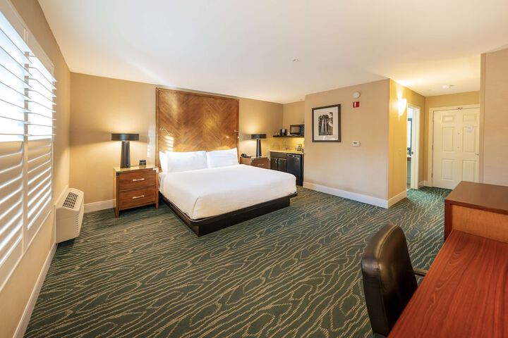 Room 33 of 66