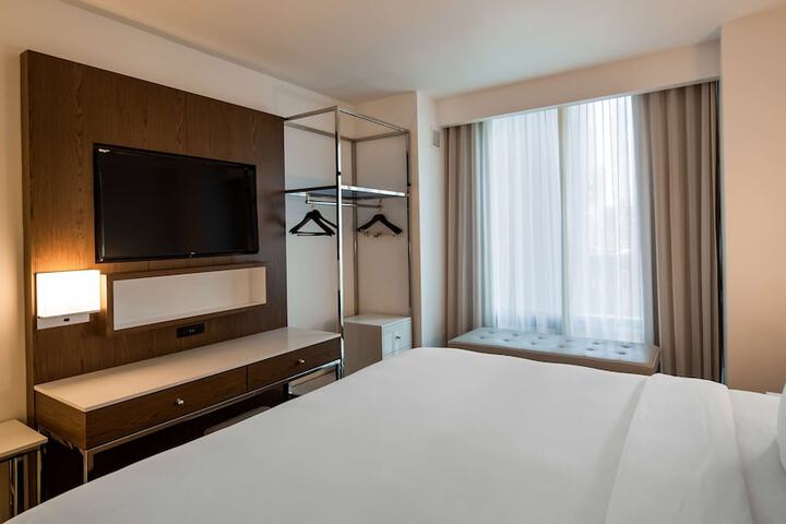 Room 8 of 21