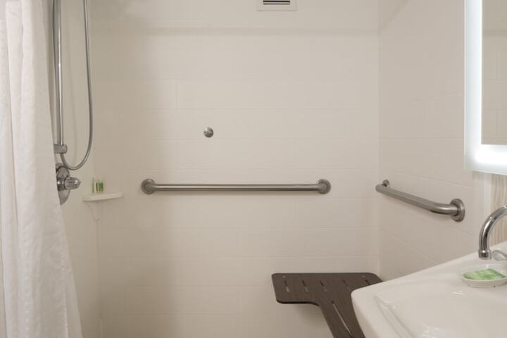 Room 49 of 85