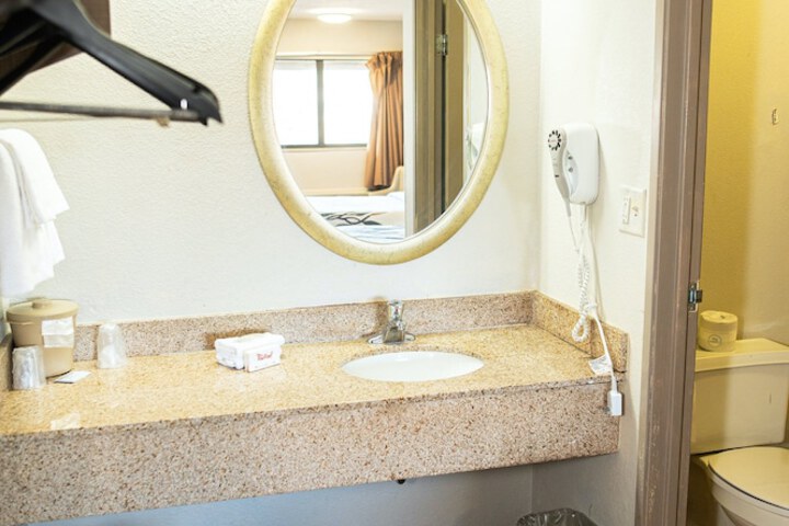 Room 5 of 19