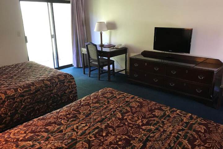Room 32 of 35