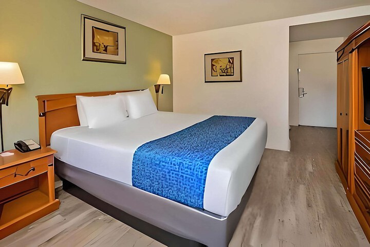 Room 32 of 58
