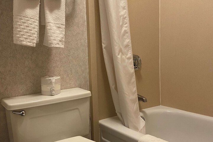 Room 33 of 69