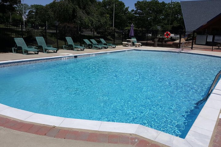 Crystal Inn Neptune