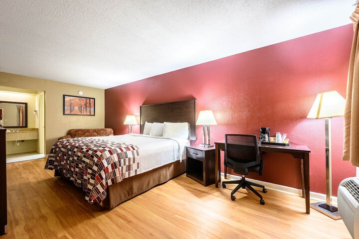 Room 30 of 32