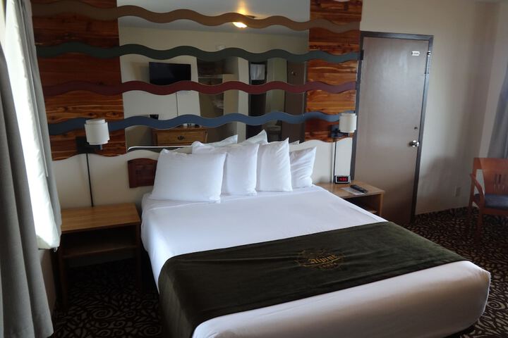 Room 12 of 33