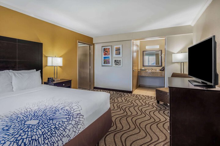 Room 30 of 36