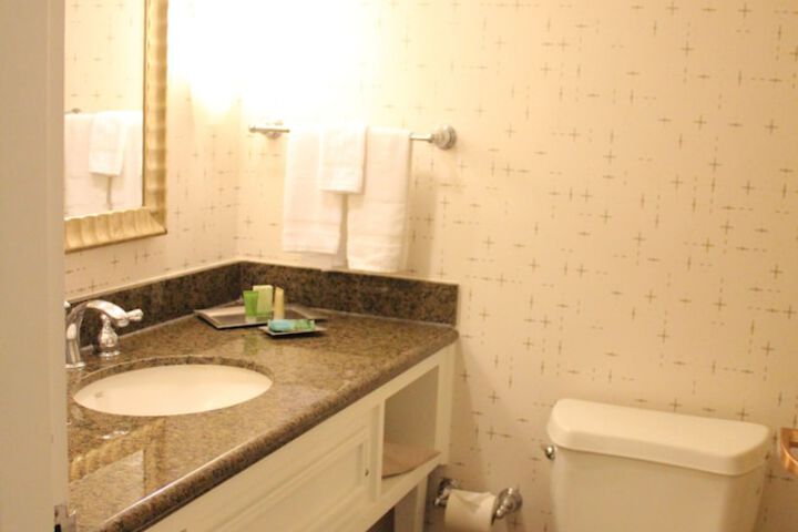 Ontario Airport Hotel & Conference Center