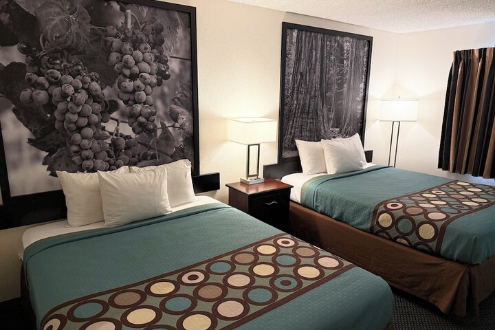 Super 8 by Wyndham Selma / Fresno Area