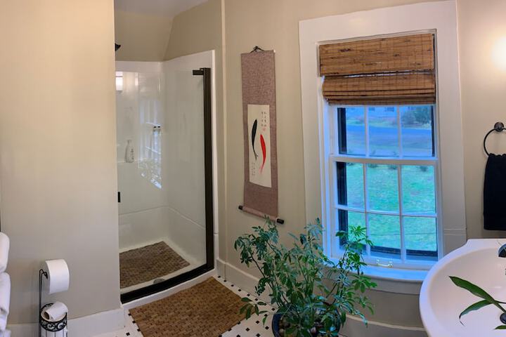 Room 21 of 32