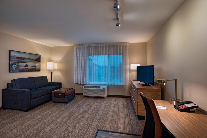 Room 16 of 28