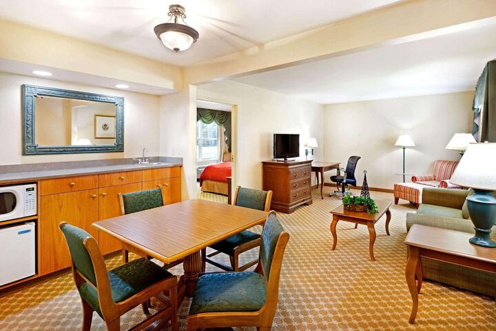 Room 10 of 23