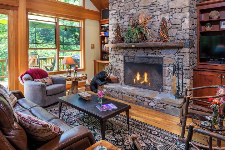 Bent Creek Lodge Bed & Breakfast