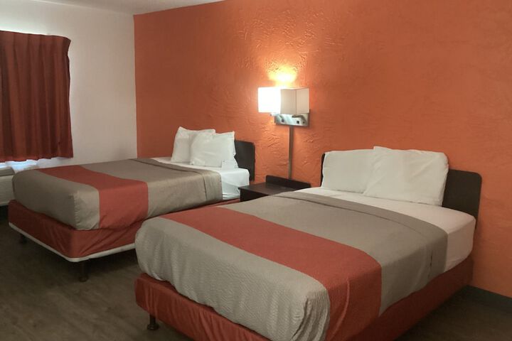 Room 21 of 35