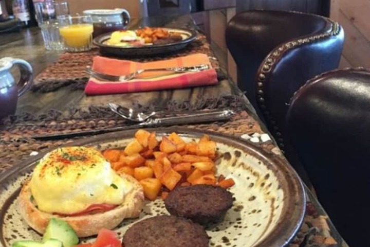 Breakfast/Coffee Service 82 of 101