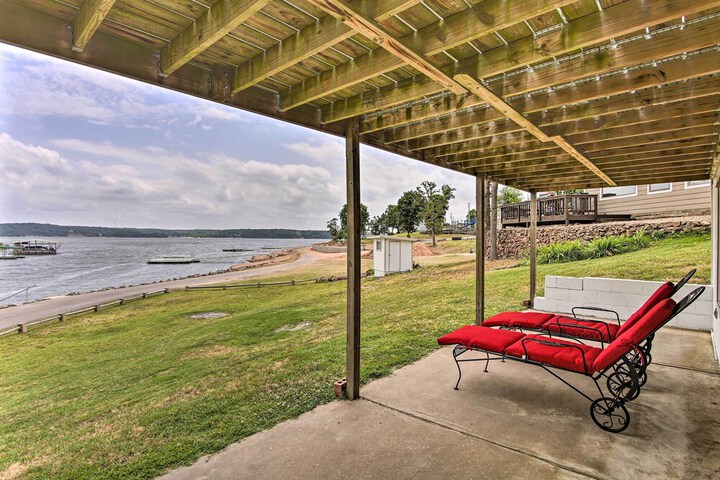 Walk to Boat Ramp! Lakefront Home w / Deck in Afton