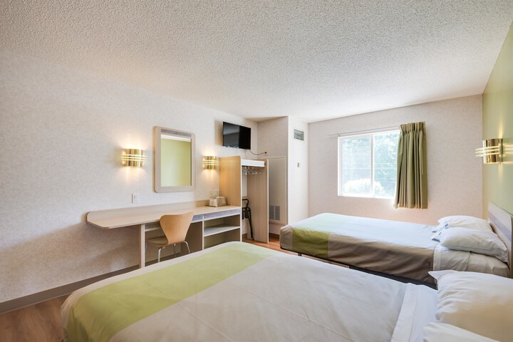 Room 25 of 33
