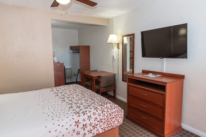 Room 16 of 48