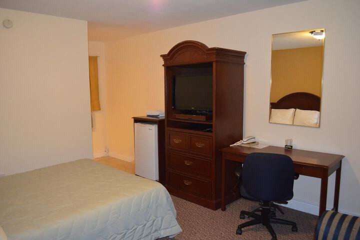 Room 9 of 24