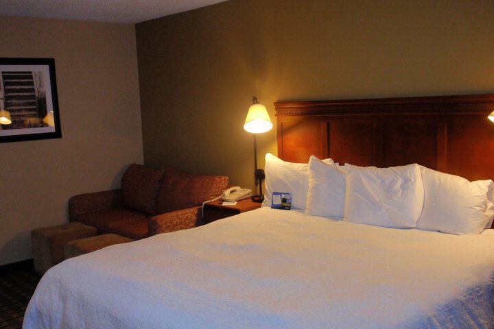 Room 4 of 28