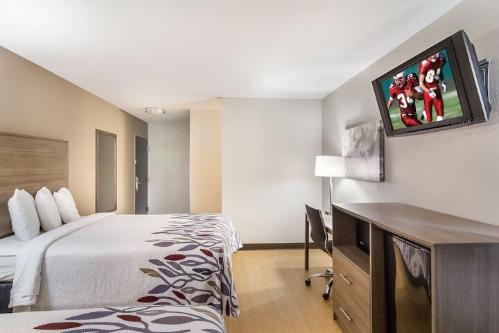 Room 32 of 35