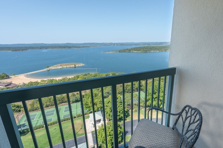 Chateau on the Lake Resort Spa and Convention Center