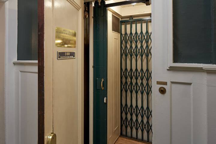 Room 26 of 60