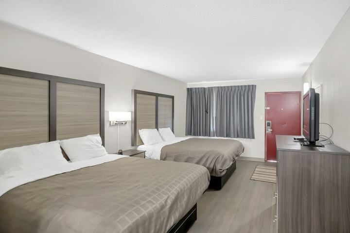 Room 10 of 14