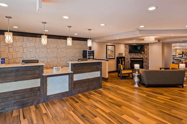 Best Western Plus North Joliet