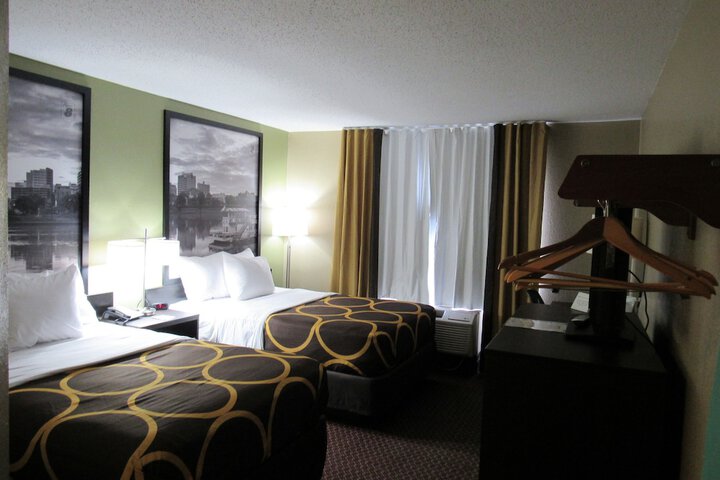 Super 8 by Wyndham New Cumberland