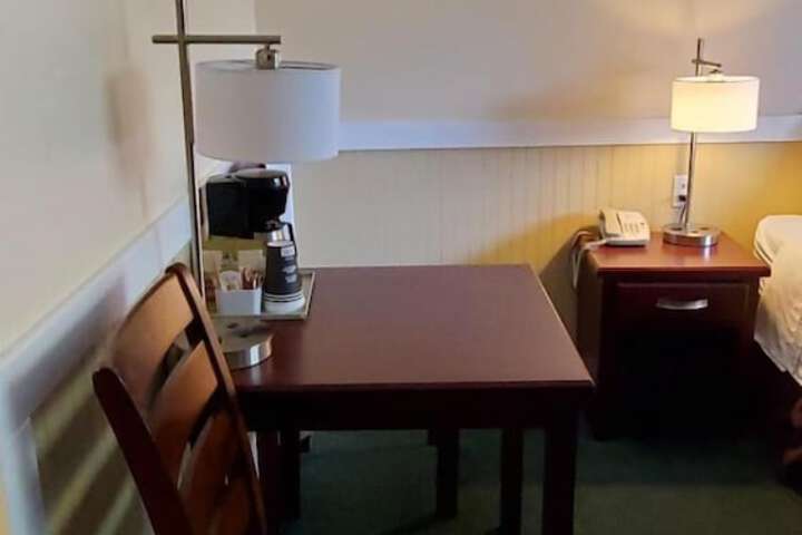 Comox Valley Inn & Suites