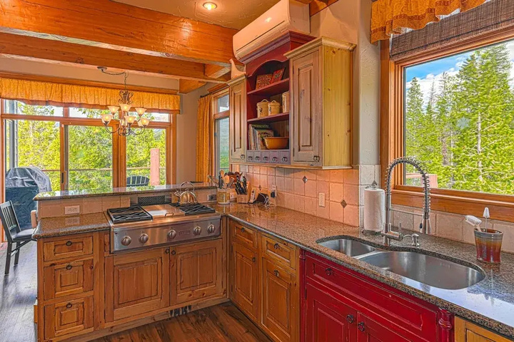 1361 County Rd Home #8 5 Bedrooms 3.5 Bathrooms Home