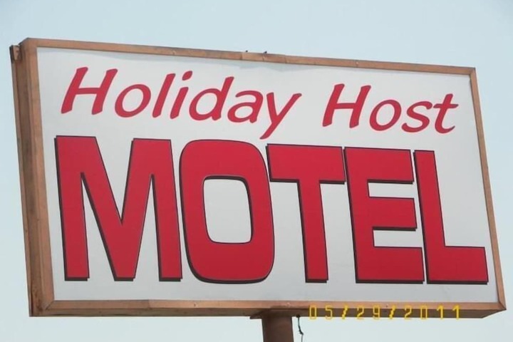Holiday Host Motel