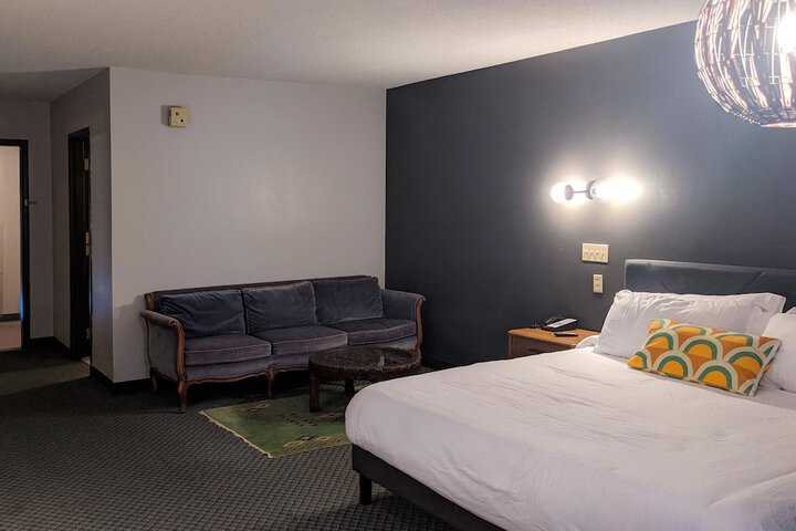 Room 18 of 43