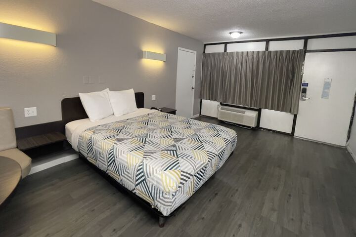 Room 17 of 20