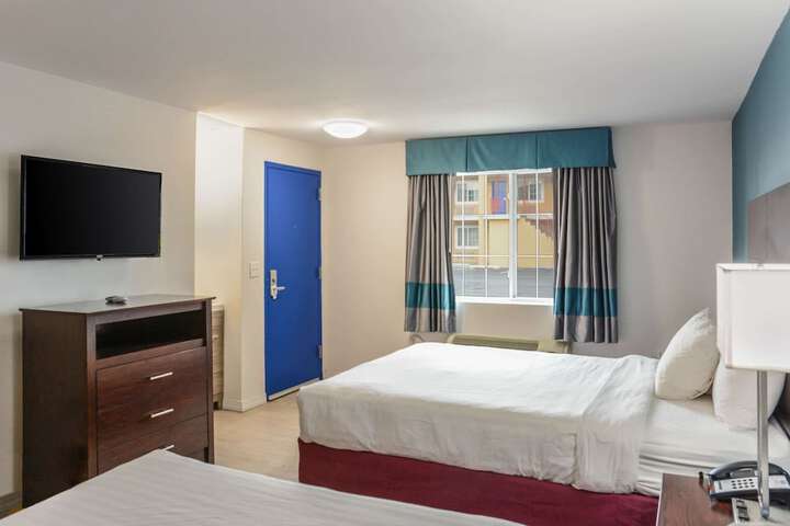 Room 12 of 32
