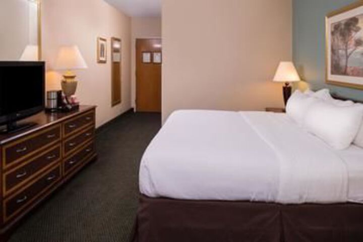 Ramada Plaza Rochester Airport