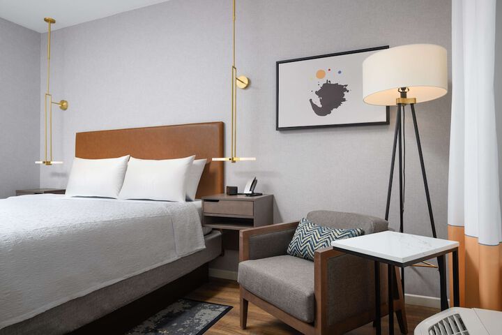 Hampton Inn & Suites Huntsville Downtown