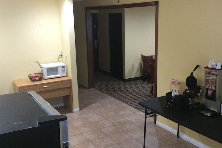 Rodeway Inn Whitehall