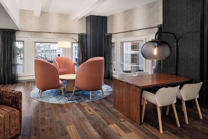 Glass Light Hotel & Gallery Autograph Collection