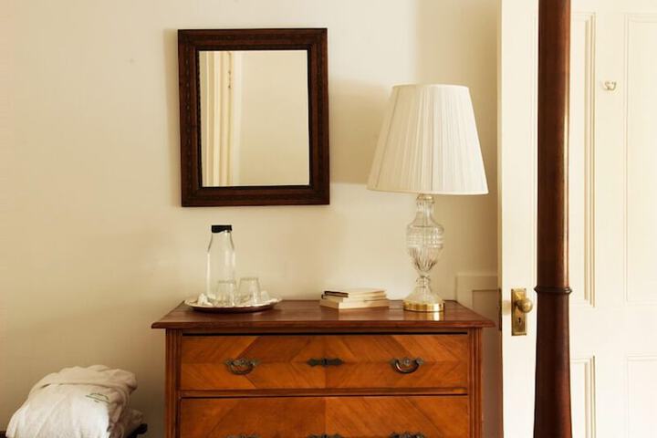 Room 16 of 35
