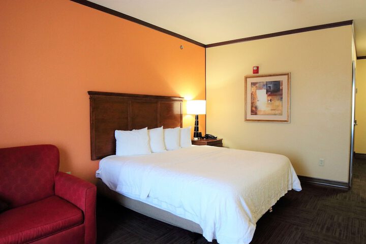 Room 100 of 123