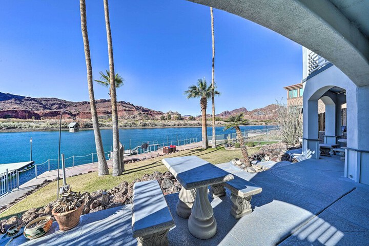Parker Studio w / Patio & Direct River Access!