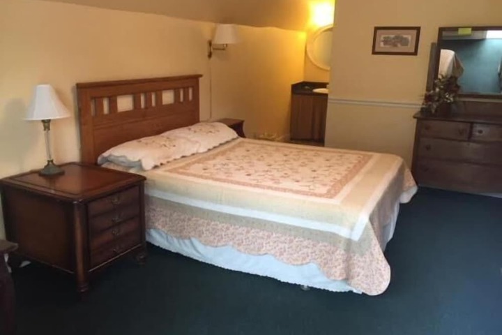 Room 16 of 34