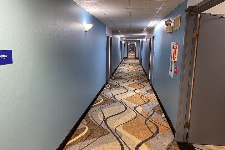 Ballroom/Hall 30 of 34