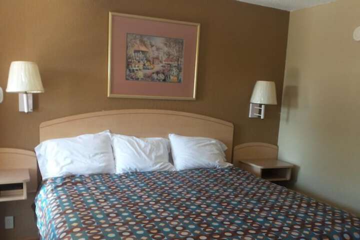 Room 12 of 31