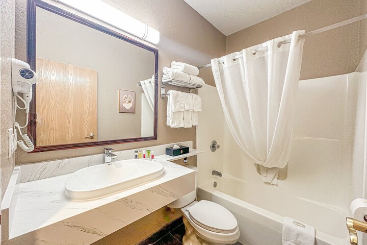 Super 8 by Wyndham Uniontown PA