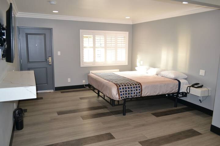 Room 11 of 20