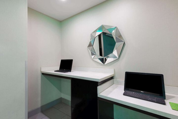 Business Center 50 of 50