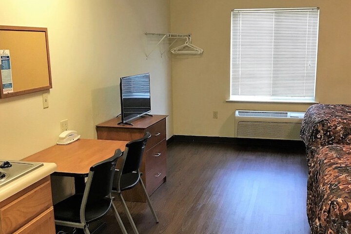 Room 22 of 48